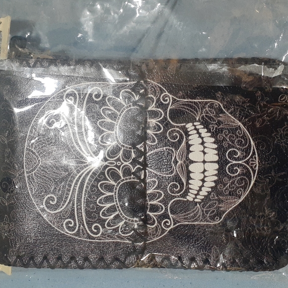 Purses - Picture 2 of 3